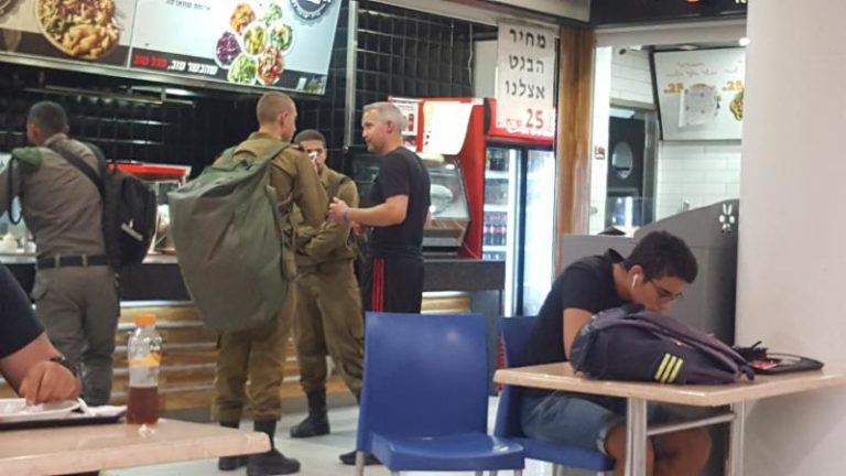 Buying lunch for and IDF soldier